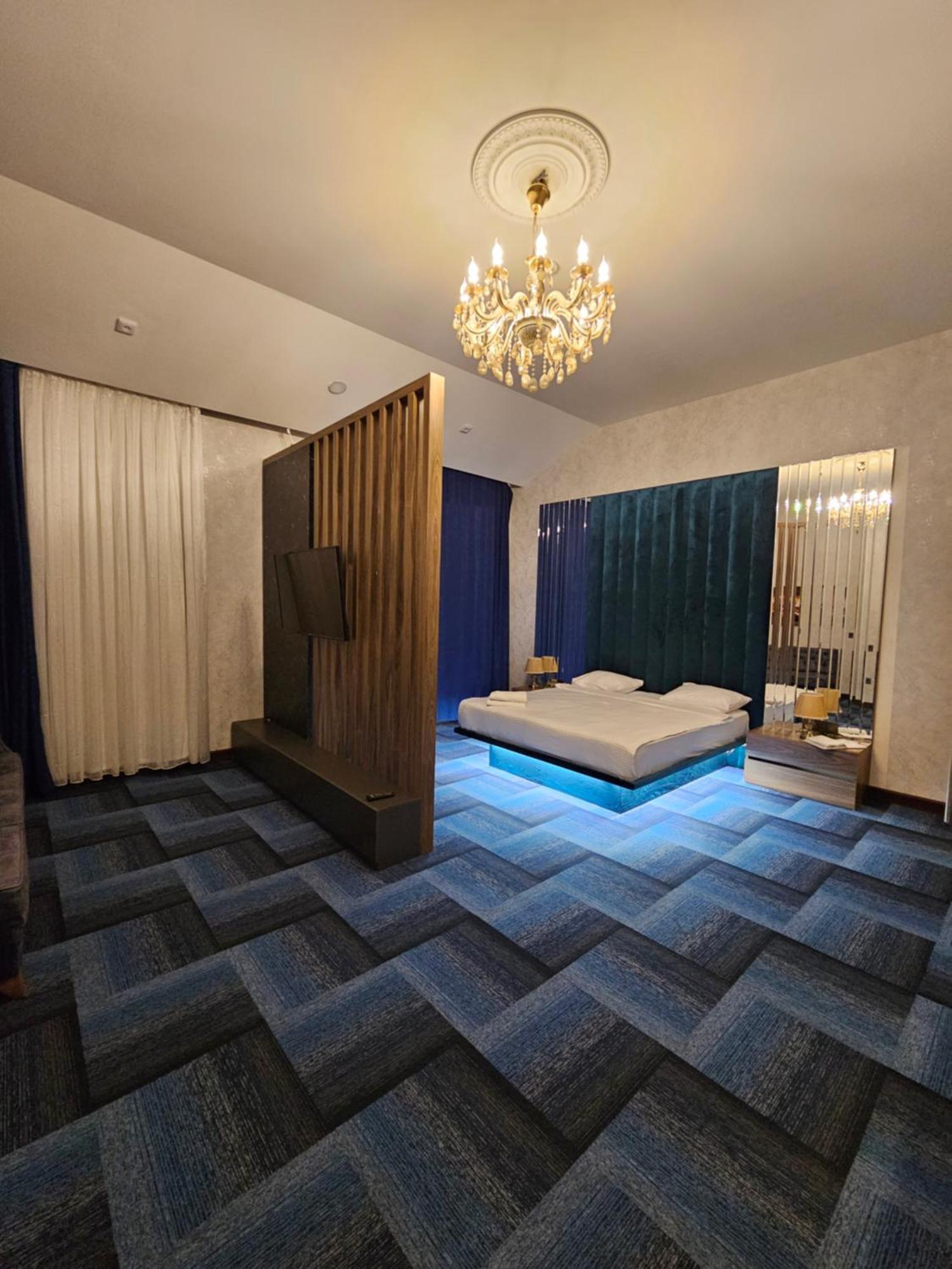 Piano Hotel Baku Quarto foto